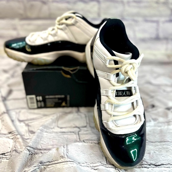 Air Jordan 11 Retro Low “Emerald”‎ Size 11 | White/Black-Emerald Rise W/Box - Picture 1 of 14